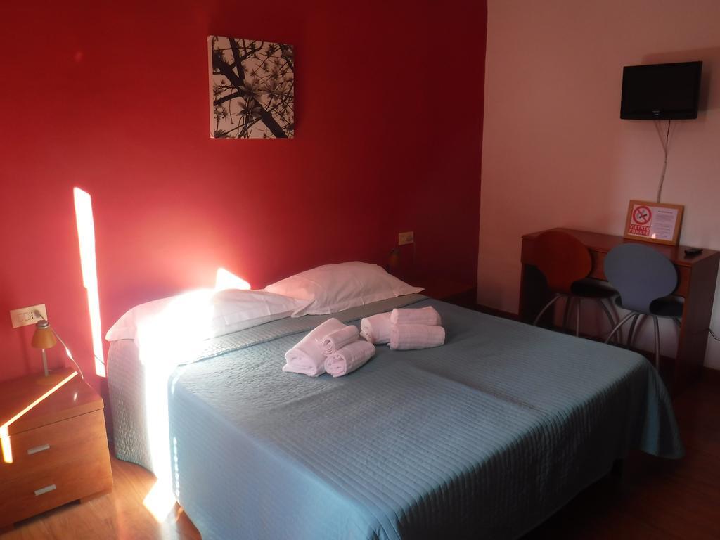 Ares Rooms โรม ห้อง รูปภาพ