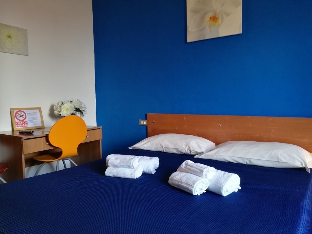 Ares Rooms โรม ห้อง รูปภาพ