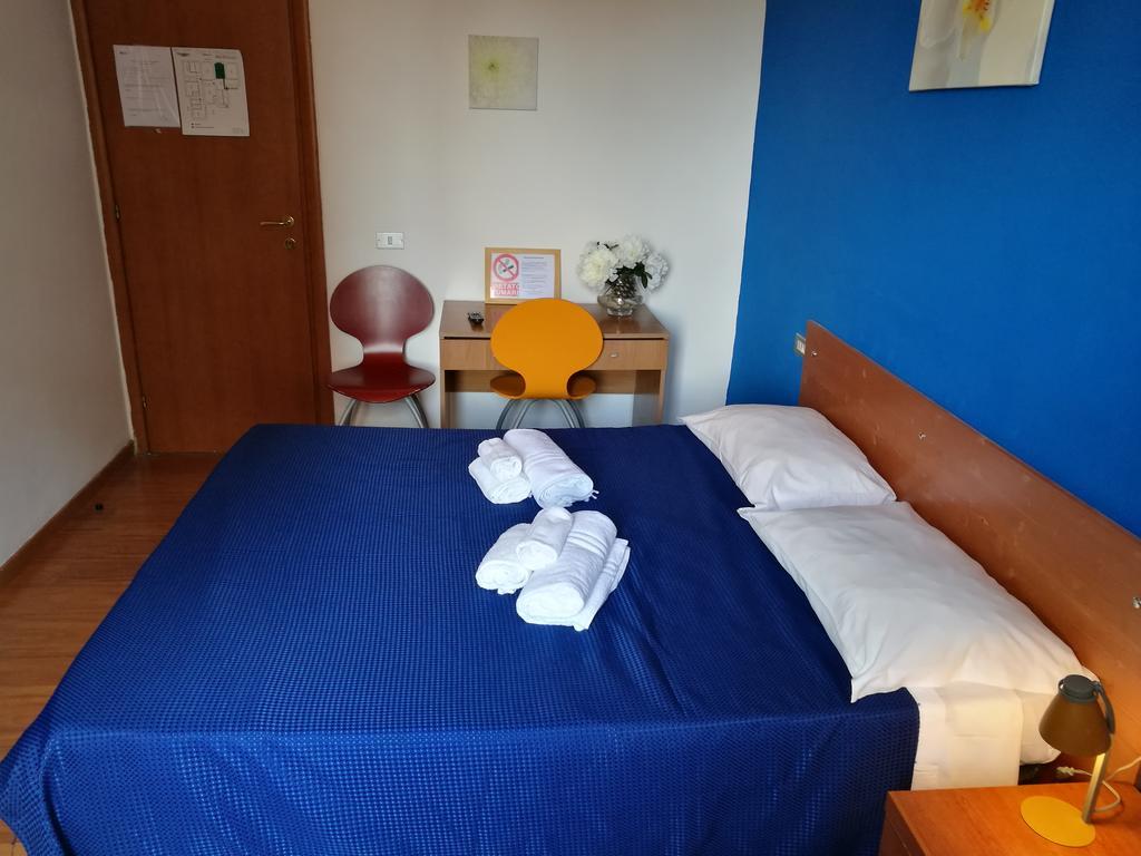 Ares Rooms โรม ห้อง รูปภาพ